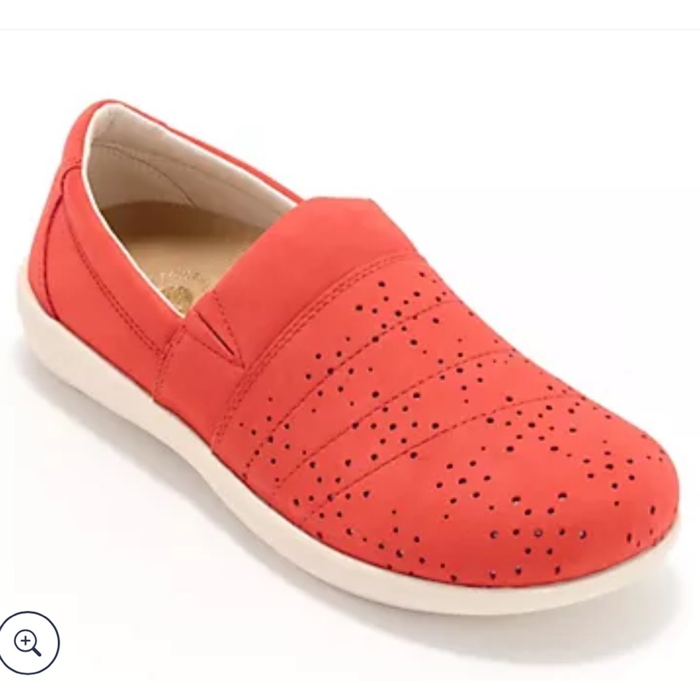 NIB Revitalign Orthotic Nubuck Slip-on - Ridgeway Picasso